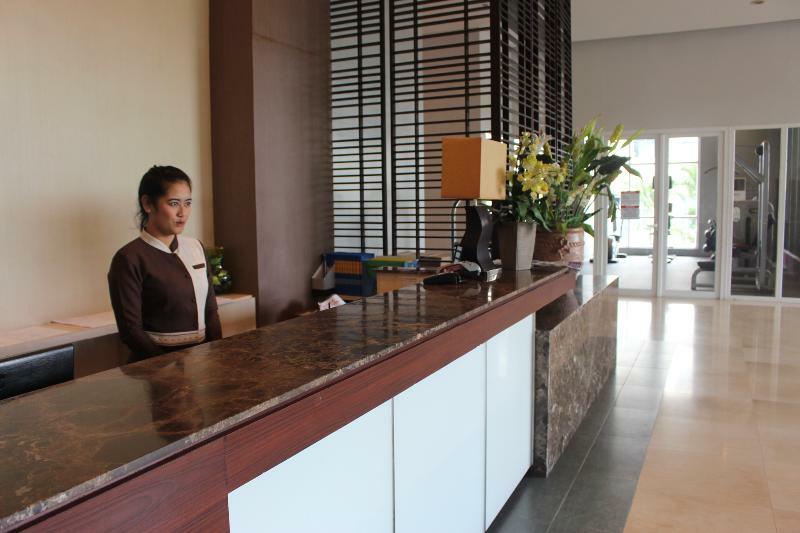 La Mirada Hotel Cebu Stadt Exterior foto